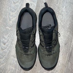 TERREX SWIFT R2 GORE-TEX HIKING SHOES SIZE 10.5